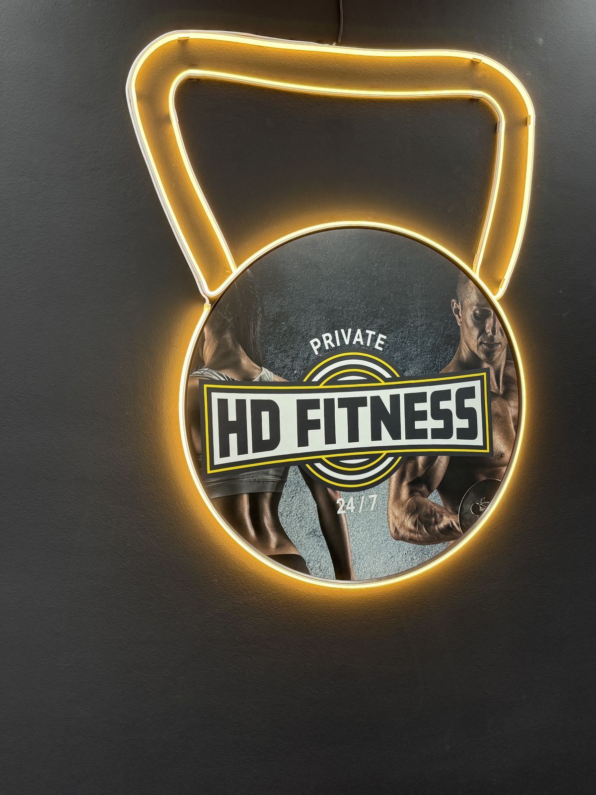 Private HD Fitness – zrcadlo ve tvaru kettlebellu